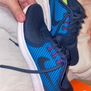 Women’s Nike free runs